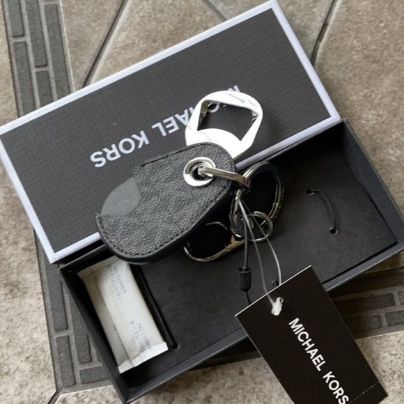 Men`s Harrison Signature Logo Black Bottle Opener Key Fob Black - Picture 9 of 12